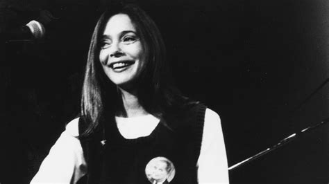 The Tragic Death Of Singer Nanci Griffith